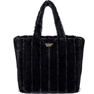 🧚‍♀️ Victoria’s Secret Black Furry Tote Bag 🧚‍♀️